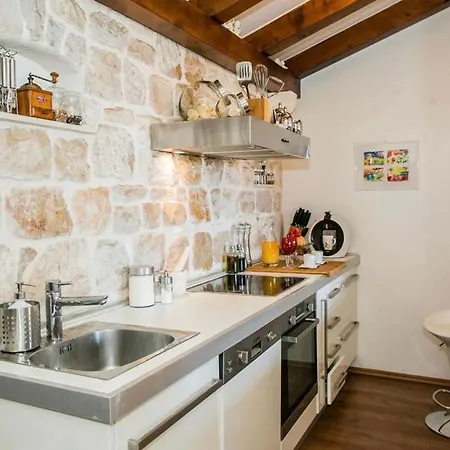 Garden Apartment *